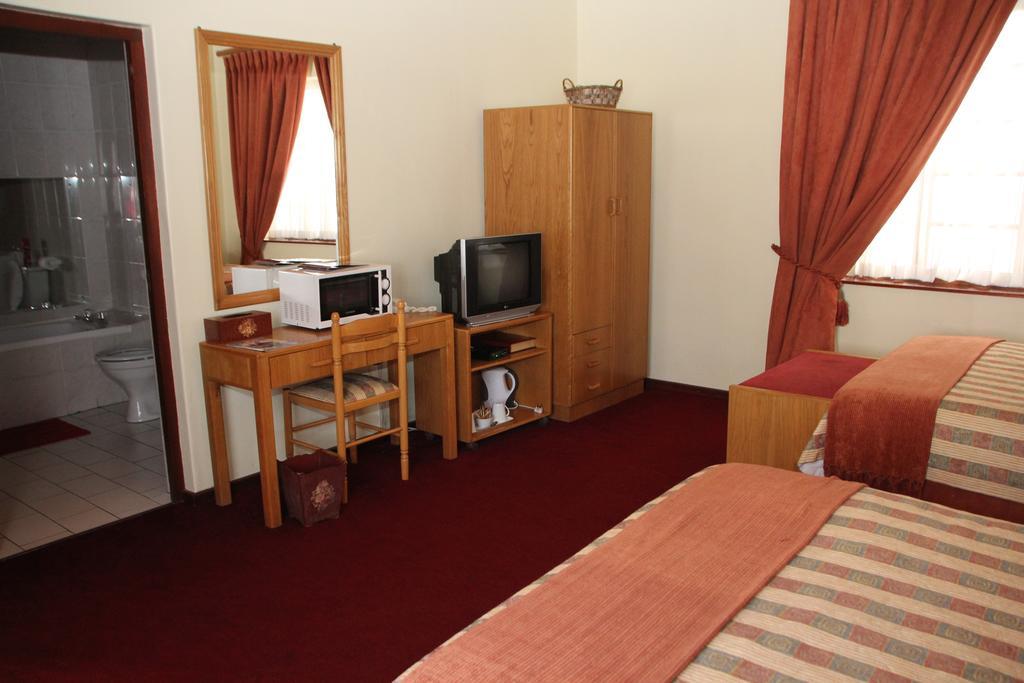 Laings Lodge Laingsburg Room photo
